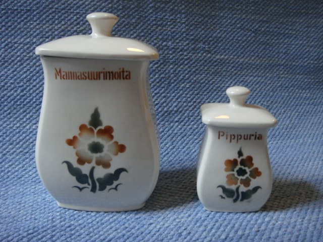Arabia ruskeakukkka maustepurkit EG-malli