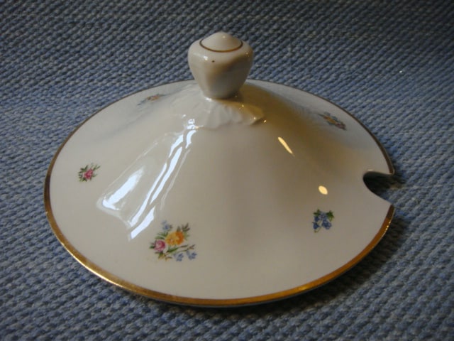 Liisa kulhon kansi  