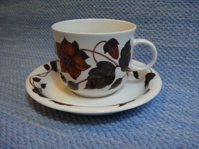 Arabia Tea for Two teekuppi ruskea.