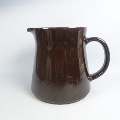 Arabia Kilta kaadin ruskeanmusta.