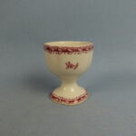 Arabia Suomen kukka munakuppi jalallinen punainen.