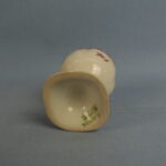 Arabia Suomen kukka munakuppi jalallinen punainen.