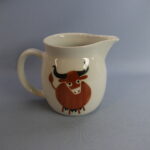 Arabia Heluna maitokannu ruskea 1,1 litraa.