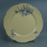 Arabia Kolme ruusua lautanen FQ-malli.