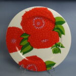 Iittala / Marimekko Primavera tarjoilulautanen mansikanpunainen.