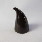 Arabia Sirotin musta F-malli.