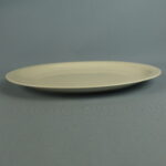 Arabia Arctica tarjoiluvati soikea valkoinen.