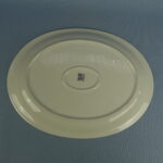 Arabia Arctica tarjoiluvati soikea valkoinen.