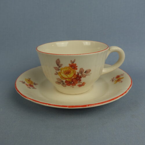 Arabia kahvikuppi oranssikukka RD-malli.