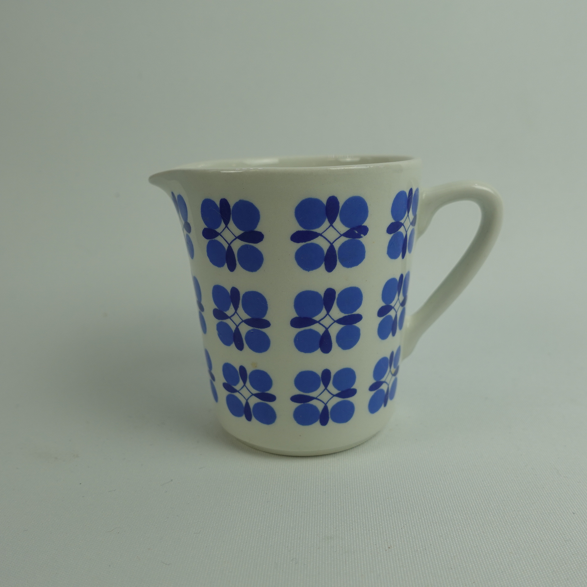 Arabia Eveliina Creamer blue