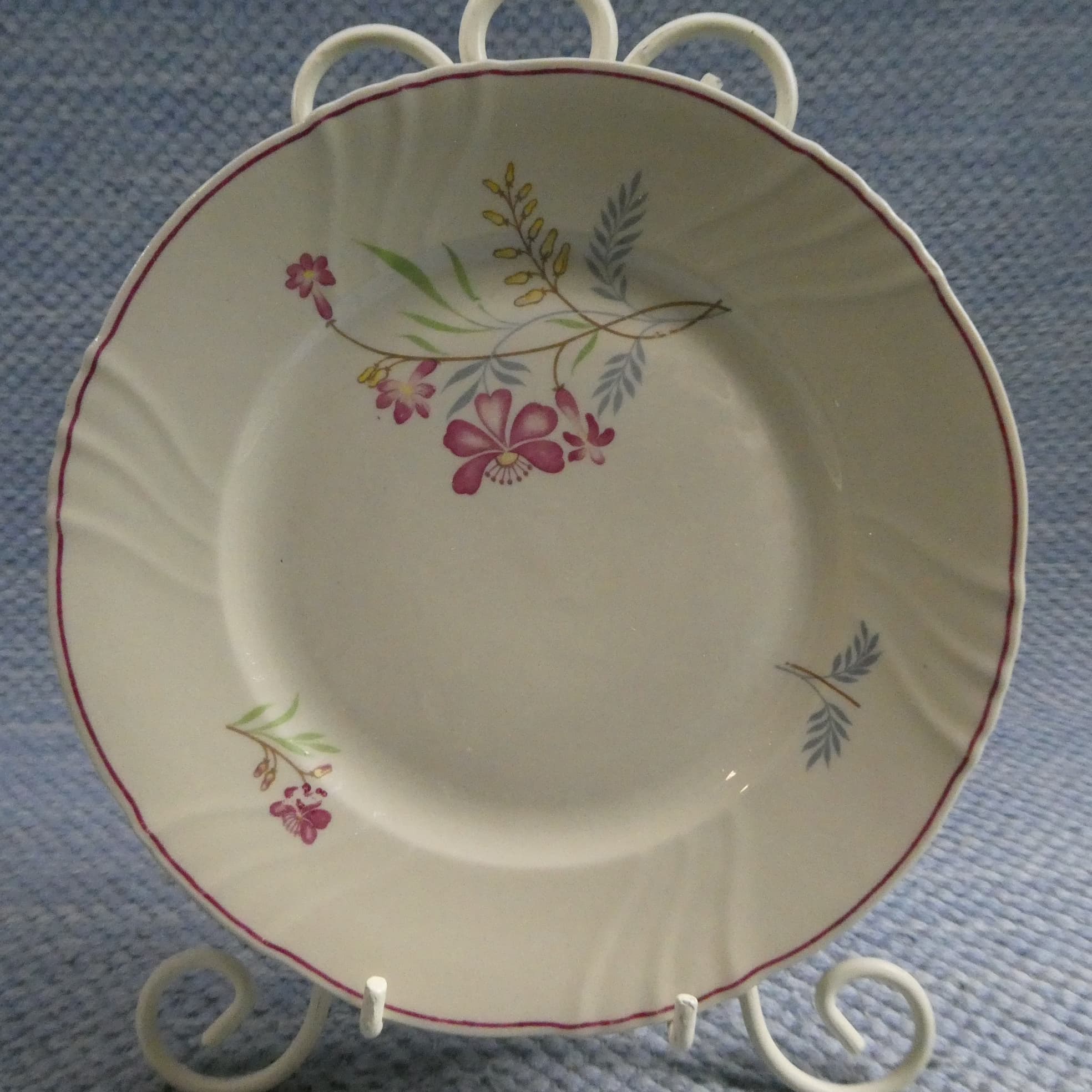 Arabia Flora lautanen 17 cm 40-luku