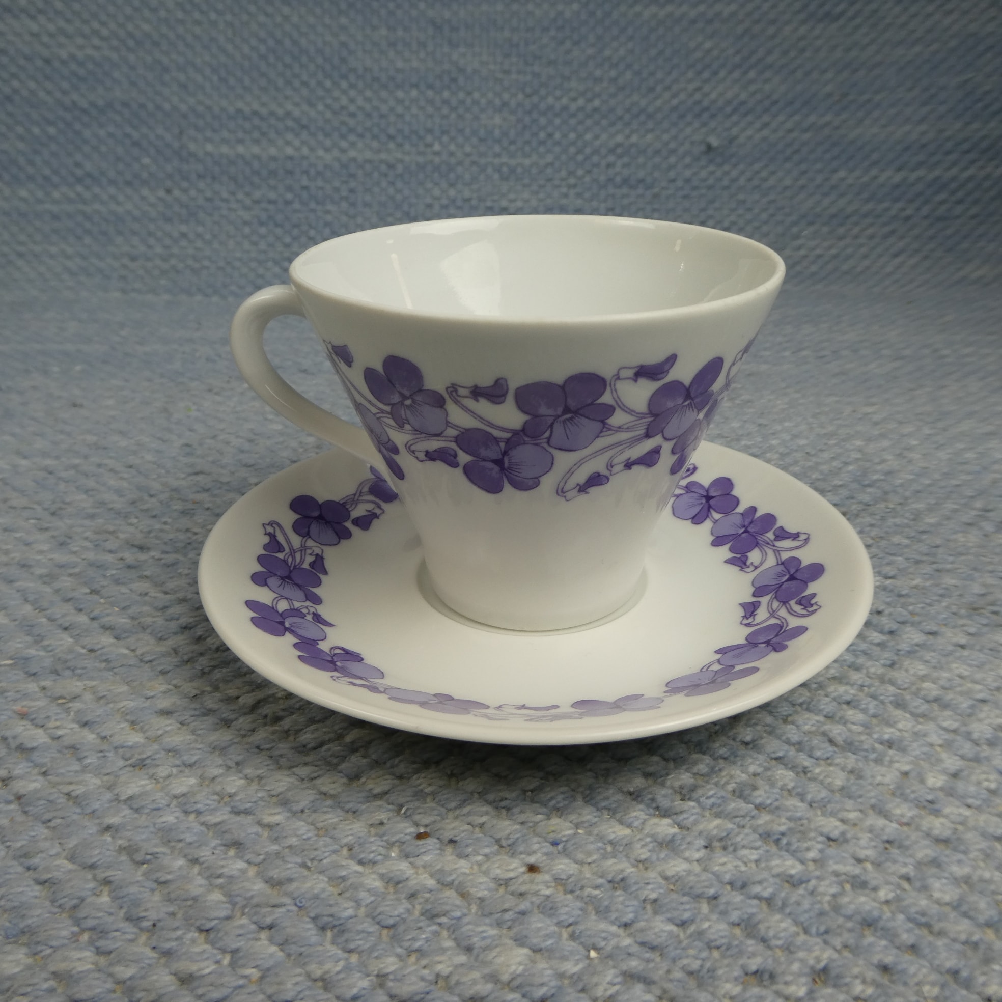 Arabia Viola Coffee Cup - Wanhat Kupit
