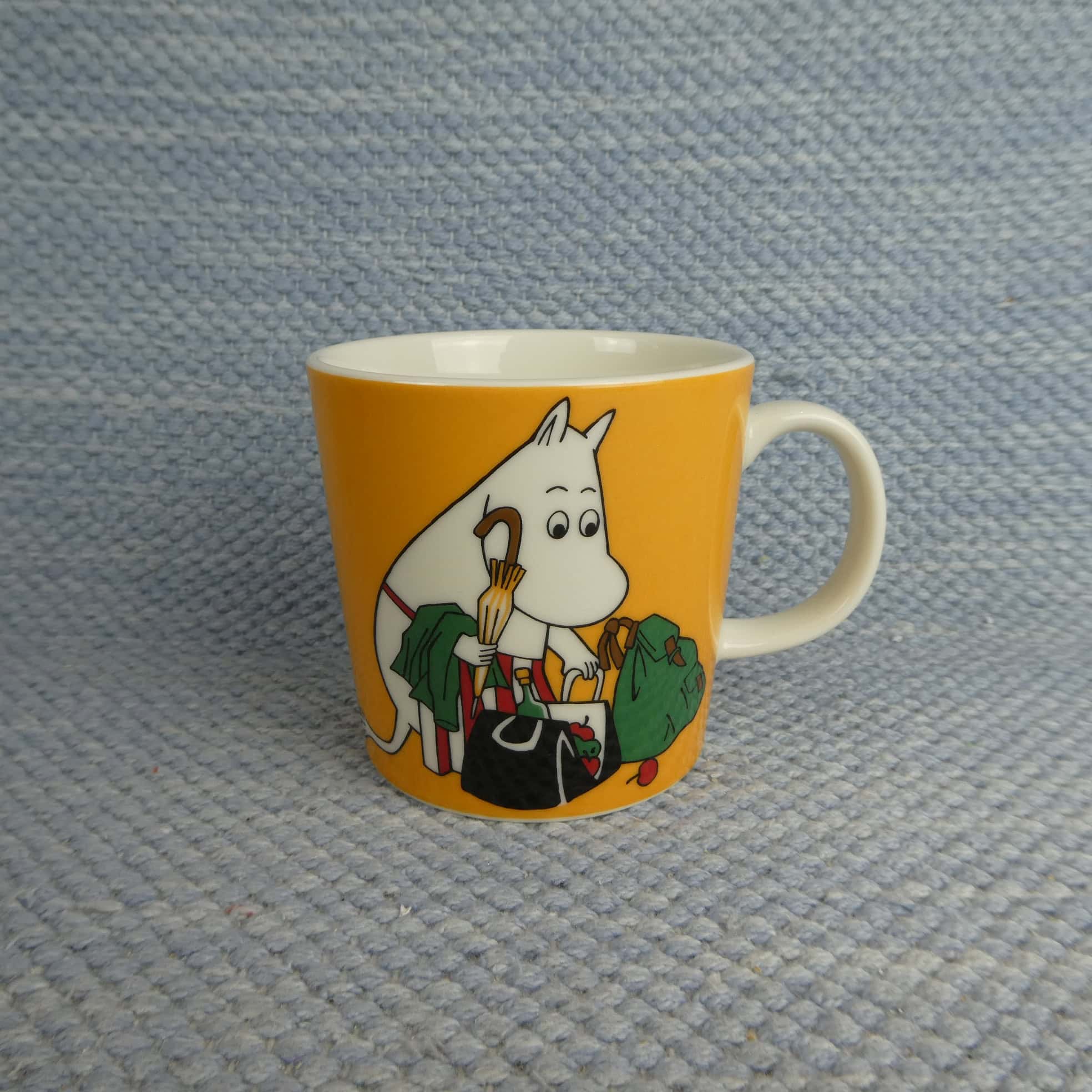 Arabia Muumimamma muumimuki aprikoosi.