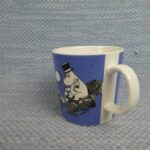 Arabia Muumimuki Tummansininen Muumipappa Tove Jansson.