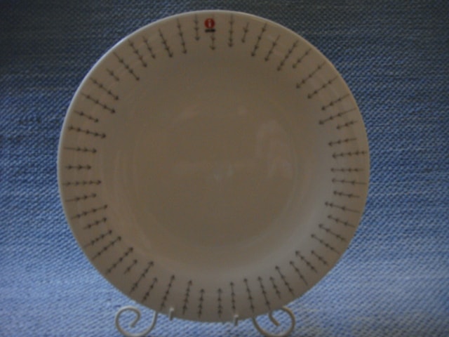 Sarjaton Metsä 26 cm plate / lautanen  