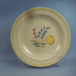 Arabia Windflower lautanen syvä kellertävä.