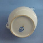 Arabia Maitokannu, sinivihreä ruiskukka, KB-malli.