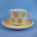 Arabia "Pipari" kahvikuppi keltainen.