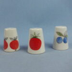 Arabia Marja sirotin mansikka, omena, mustikka.