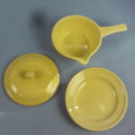 Arabia Voisula-astia keltainen.