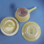 Arabia Voisula-astia keltainen.