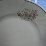 Arabia Lautanen 17 cm hentoja kukkia RE-malli