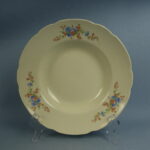 Arabia Lautanen kellertävä massa 40-luku.