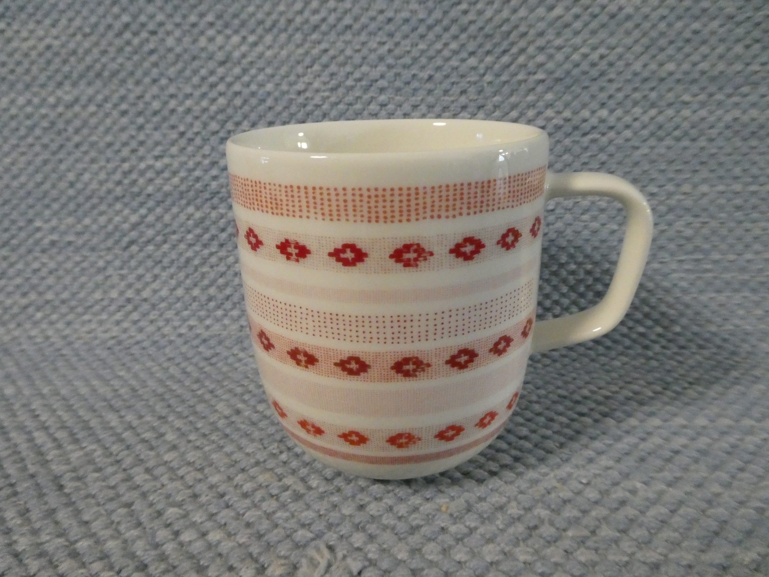 Iittala Sarjaton Tikki punainen muki.