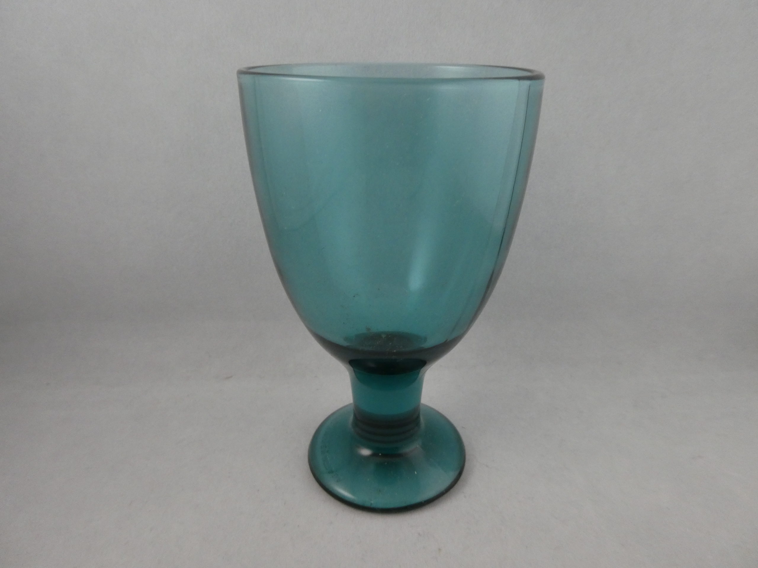 Iittala Verna viinilasi 22 cl merensininen.