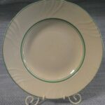 Arabia Lautanen syvä vihreät raidat RE-malli.