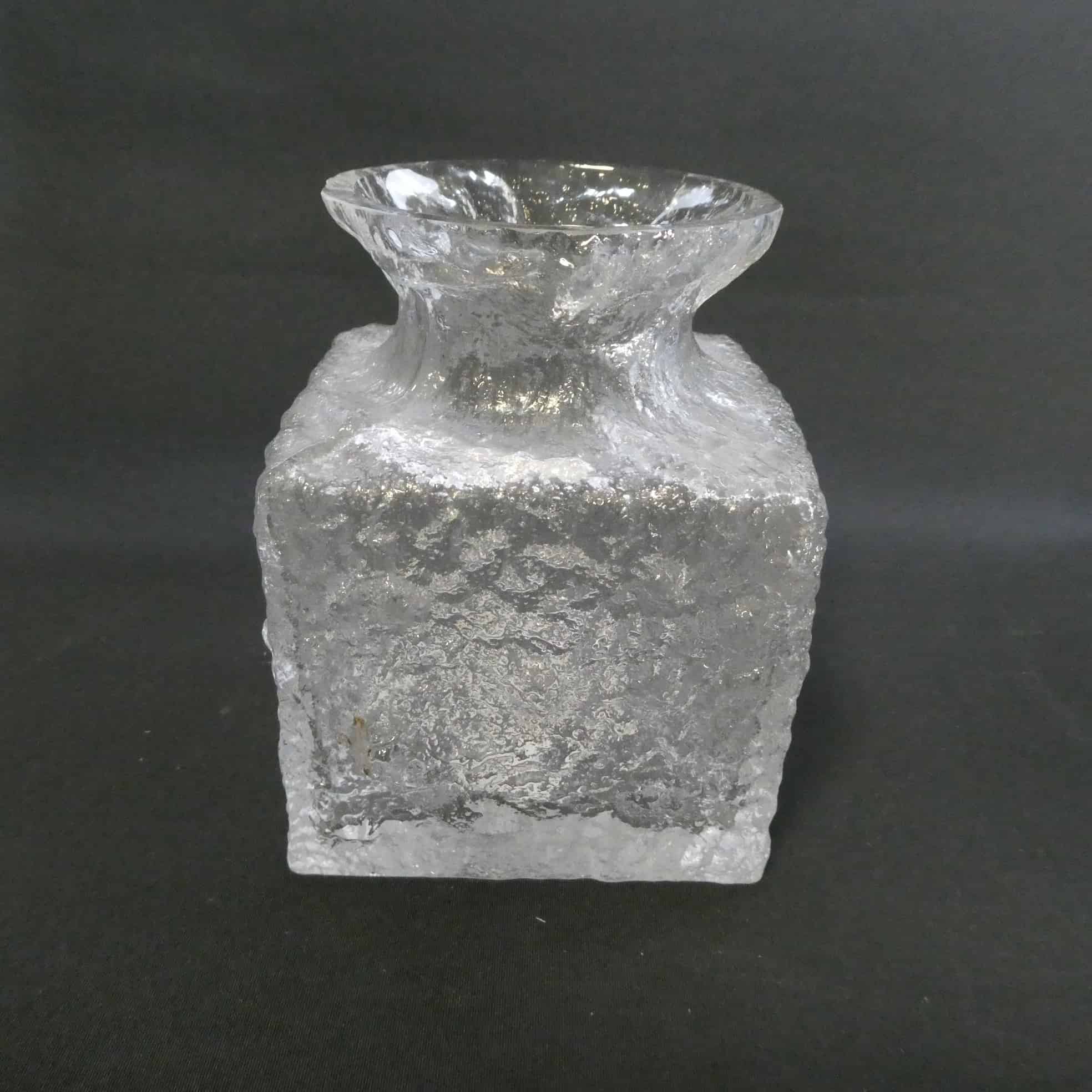 Iittala Crocus maljakko, Timo Sarpasneva.