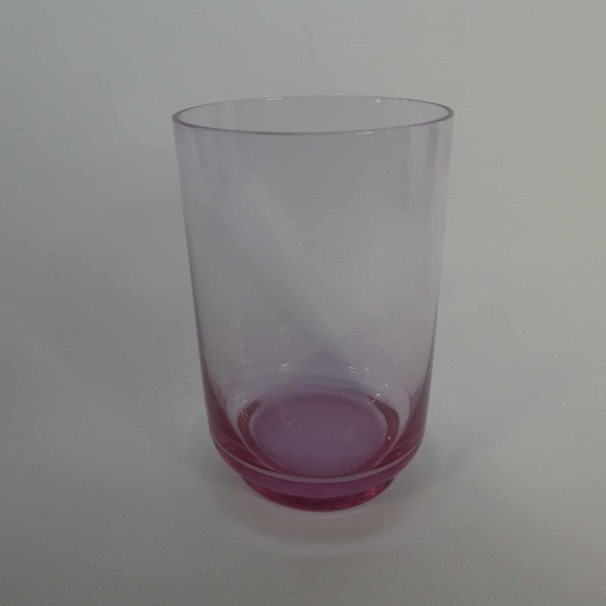 Pöytä juomalasi, Tamara Aladin