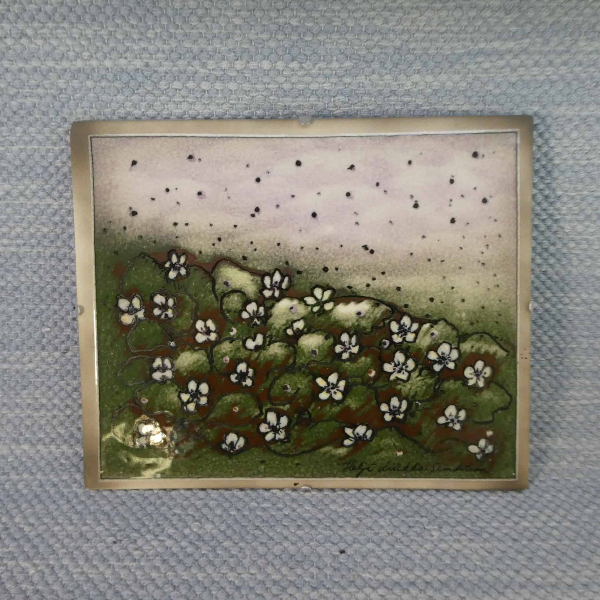 Niittykukat, seinälaatta, 21 x 25,5 cm, Heljä Liukko-Sundström