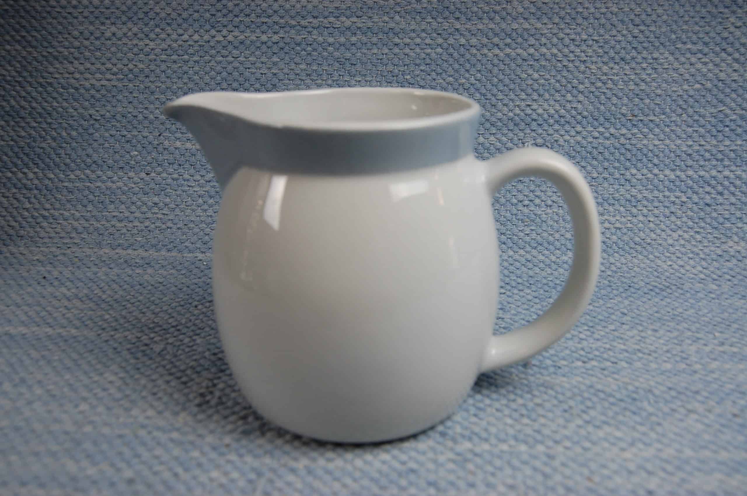 Maitokannu, n. 1 litra, harmaa raita, KL-malli