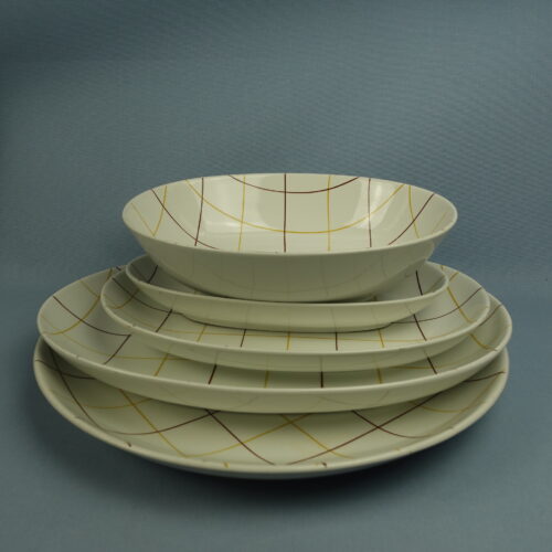 Arabia Verkko tarjoiluvadit ja -kulhot.