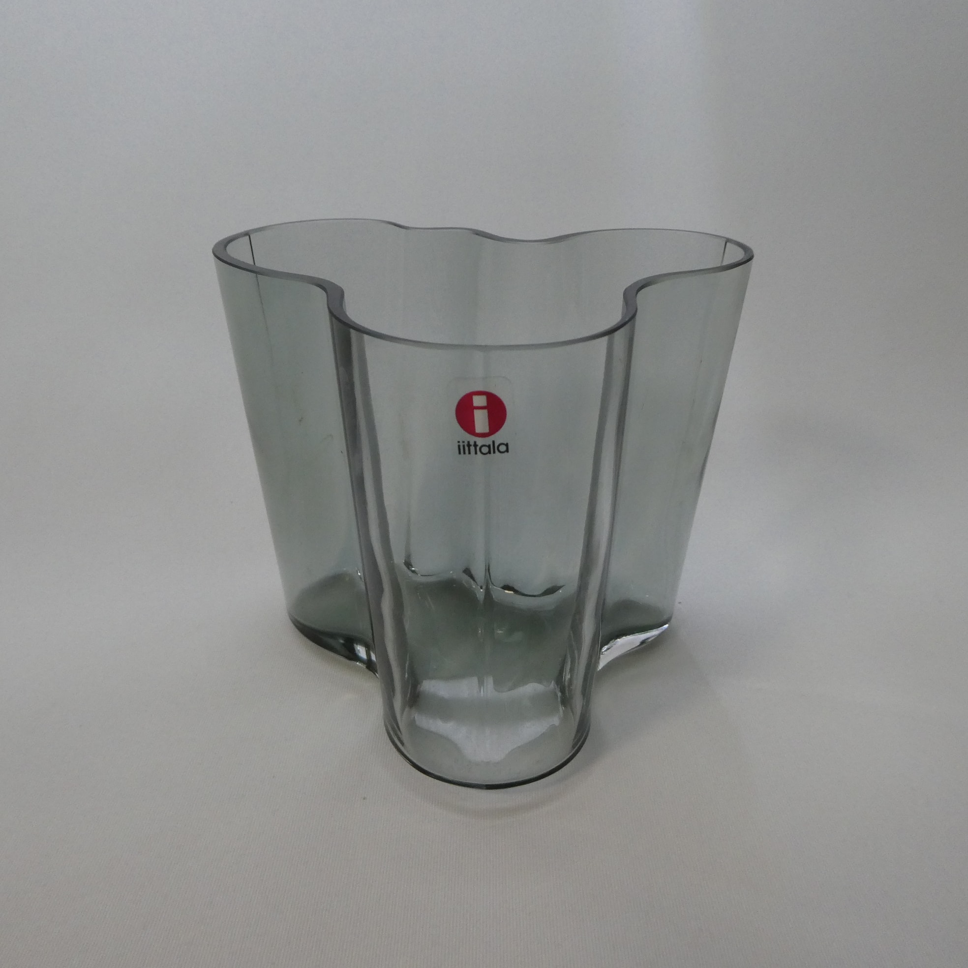 Iittala Aalto maljakko 95 mm harmaa