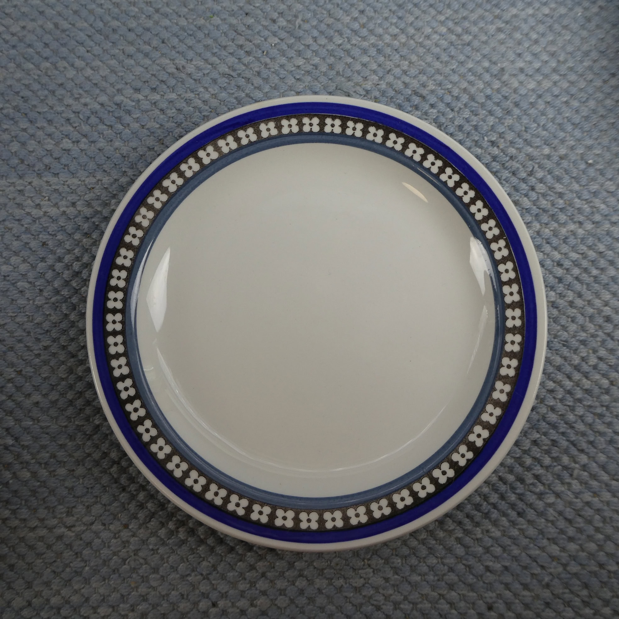 Upsala-Ekeby Gefle Fyrklöver lautanen 18 cm.