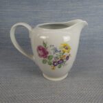 Arabia Ulla maitokannu kukkia R-malli .