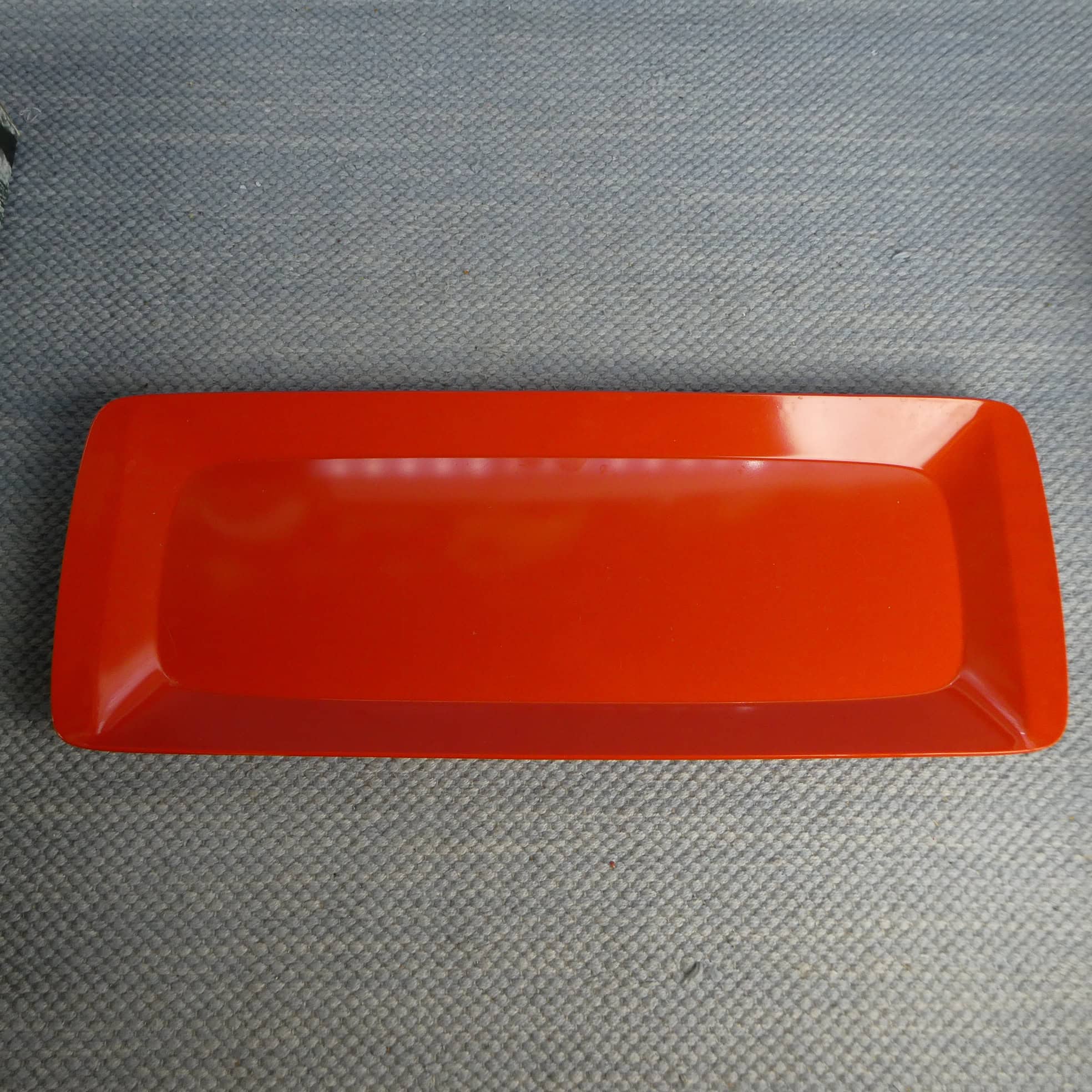 Fiskars Fiskamin melamiinivati 43x16 cm punainen.