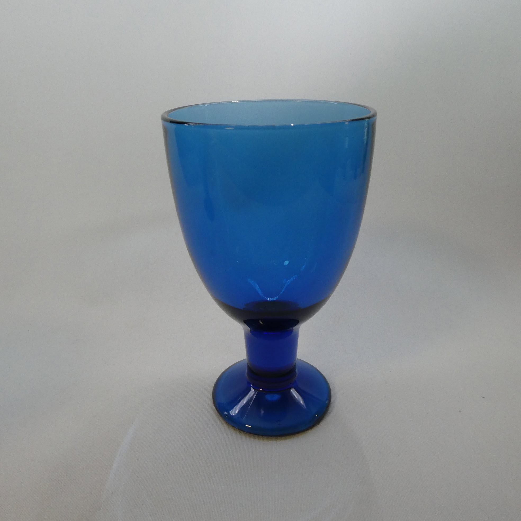 Iittala Verna viinilasi 22 cl sininen.