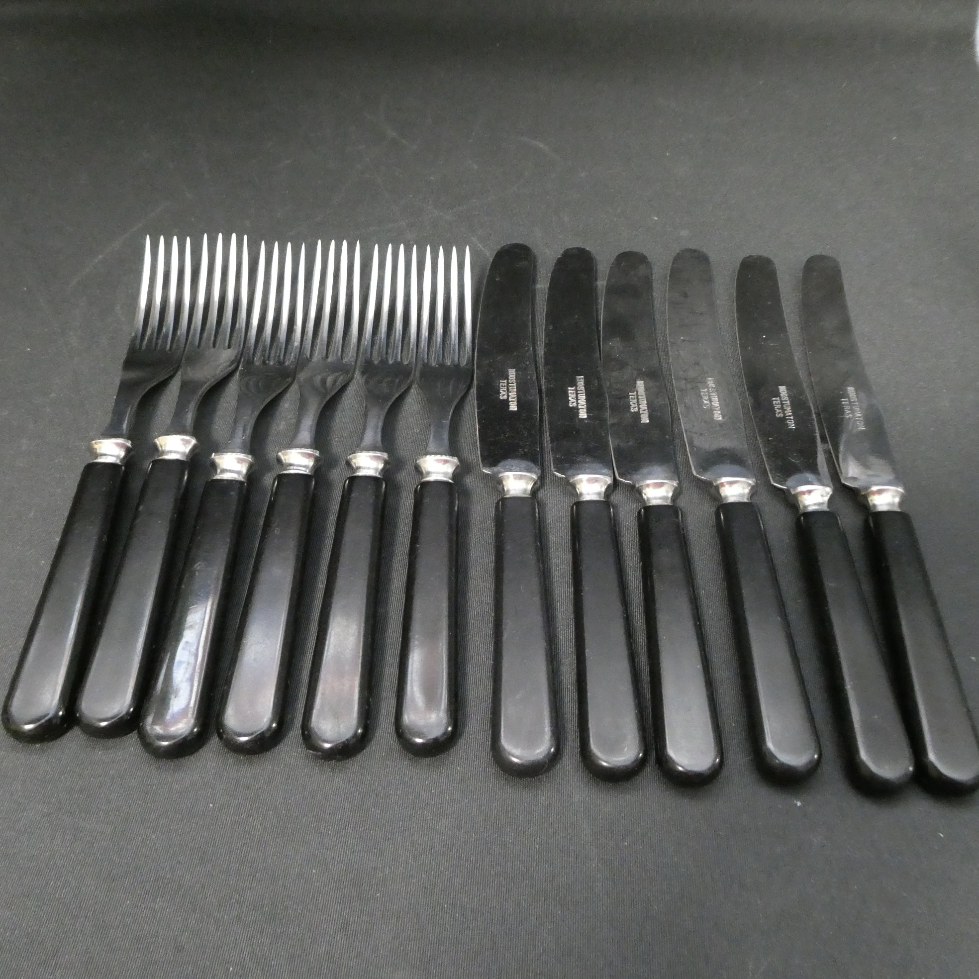 Fiskars Veitset+haarukat 6 kpl musta bakeliitti.