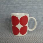 Marimekko Kivet muki punainen Maija Isola.