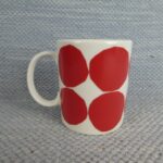 Marimekko Kivet muki punainen Maija Isola.