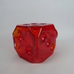 Riihimäen lasi Arpa on heitetty / Noppa pullo iso punainen.