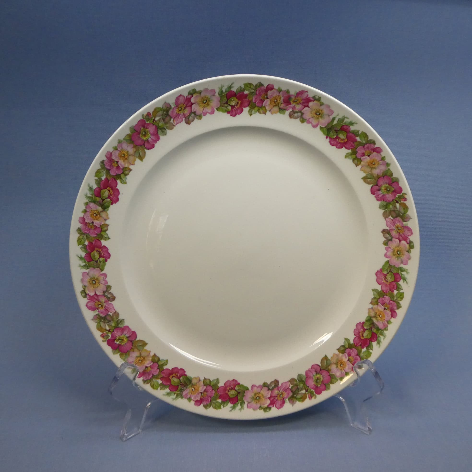Arabia "Ruusukranssi" lautanen 22,5 cm APA-leima.