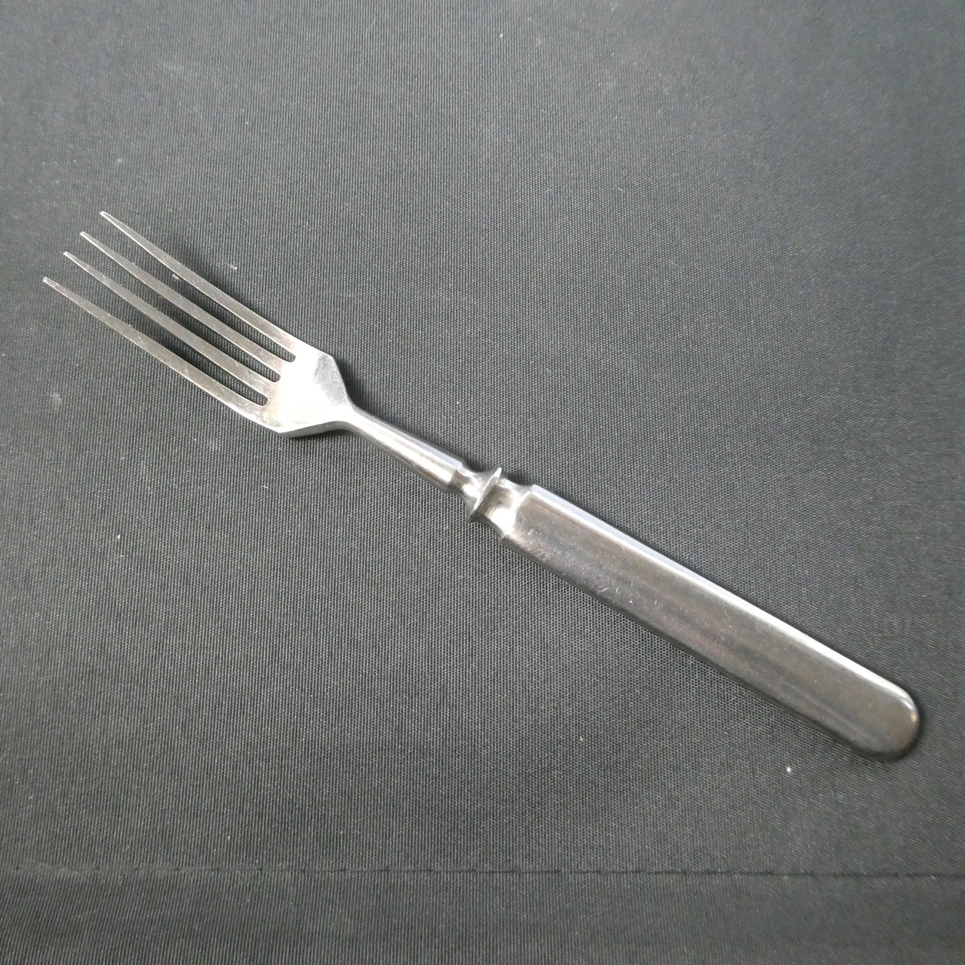 Fiskars Ruokahaarukka 17 cm ruostumaton teräs.
