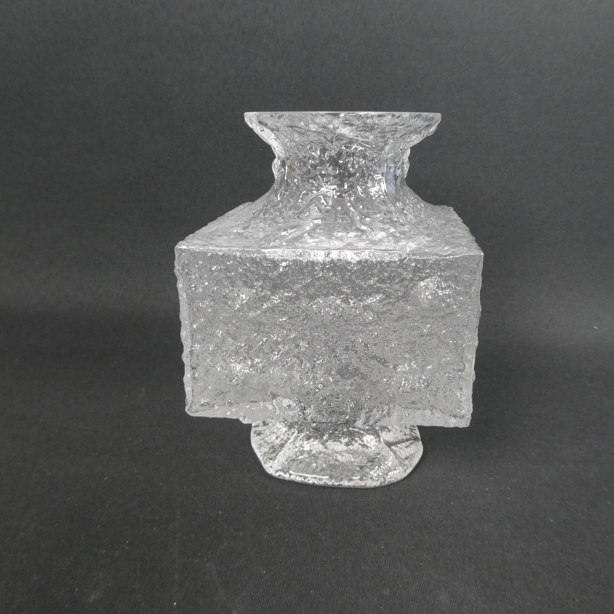 Iittala Crassus maljakko kirkas Timo Sarpaneva 155 mm.