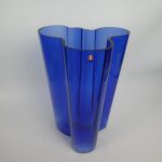 Iittala Aalto Finlandia 25§ mm maljakko ultramariininsininen.