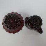 Nuutajärven lasi Sokerikko ja kermakko 55,13 tumma purppura.