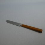 Fiskars Veitsi teak-varsi.